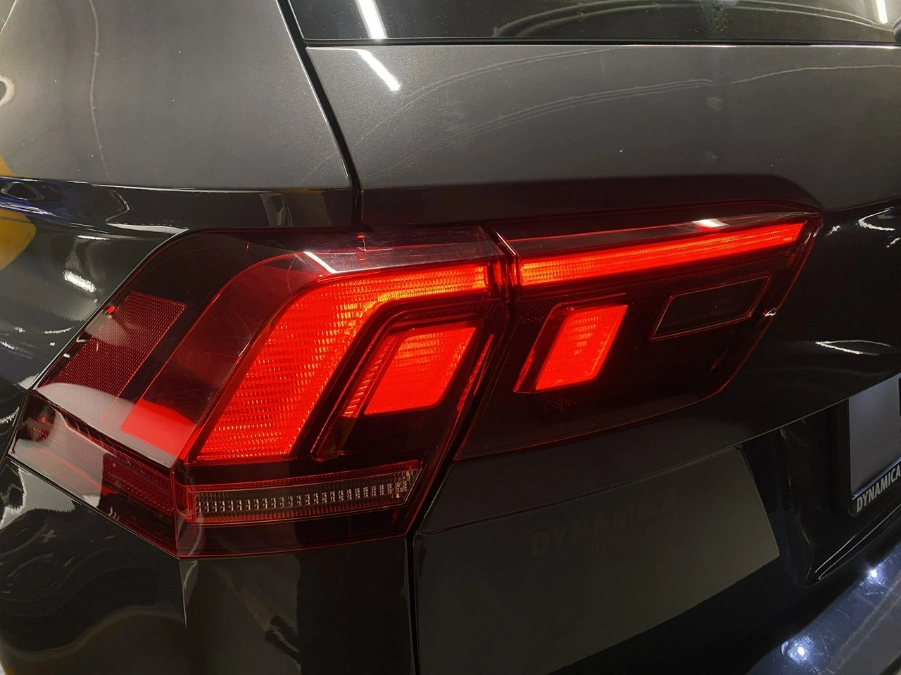 Volkswagen Tiguan - Zdjęcie 10