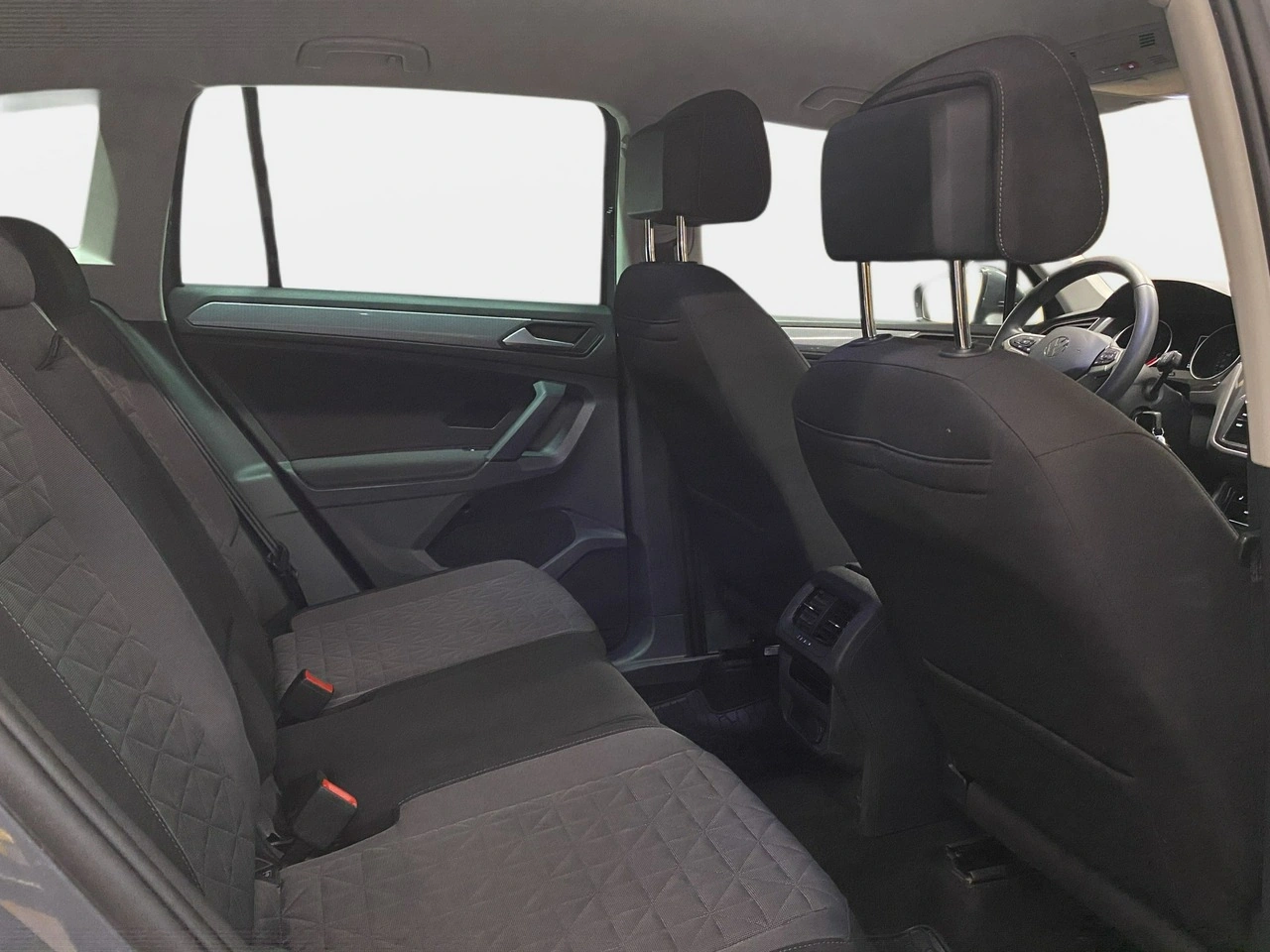 Volkswagen Tiguan - Zdjęcie 13