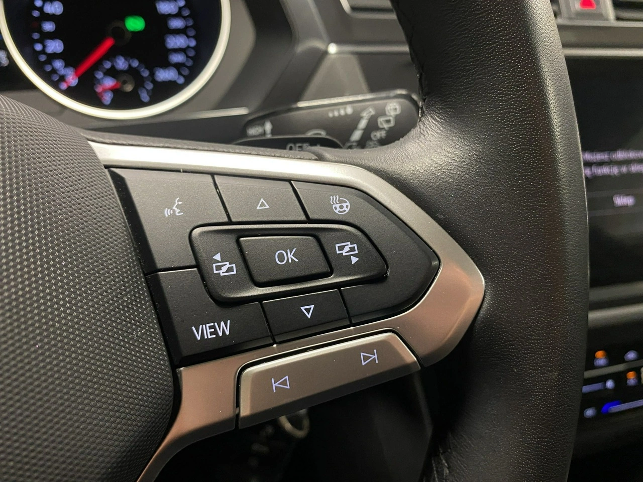 Volkswagen Tiguan - Zdjęcie 21