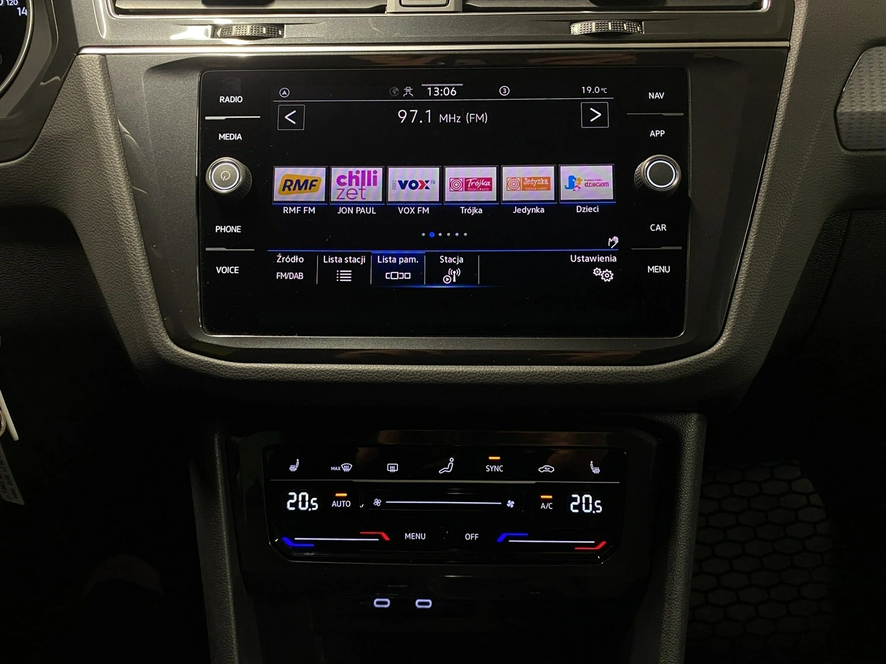 Volkswagen Tiguan - Zdjęcie 23