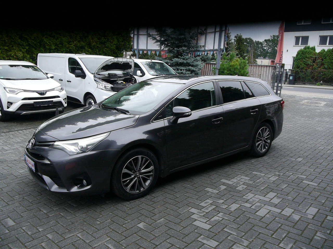 Toyota Avensis - Zdjęcie 11