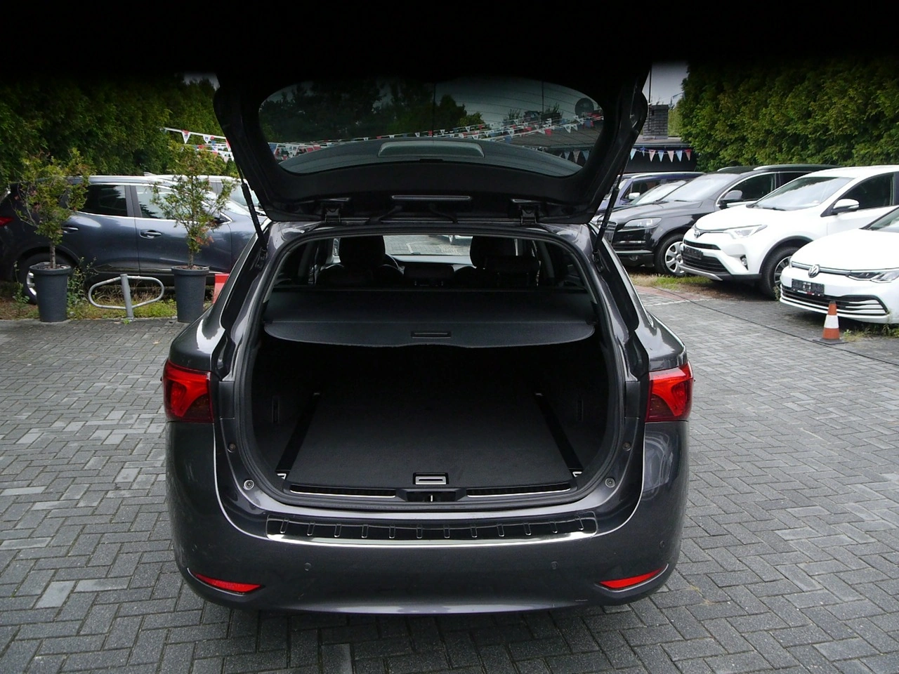 Toyota Avensis - Zdjęcie 17