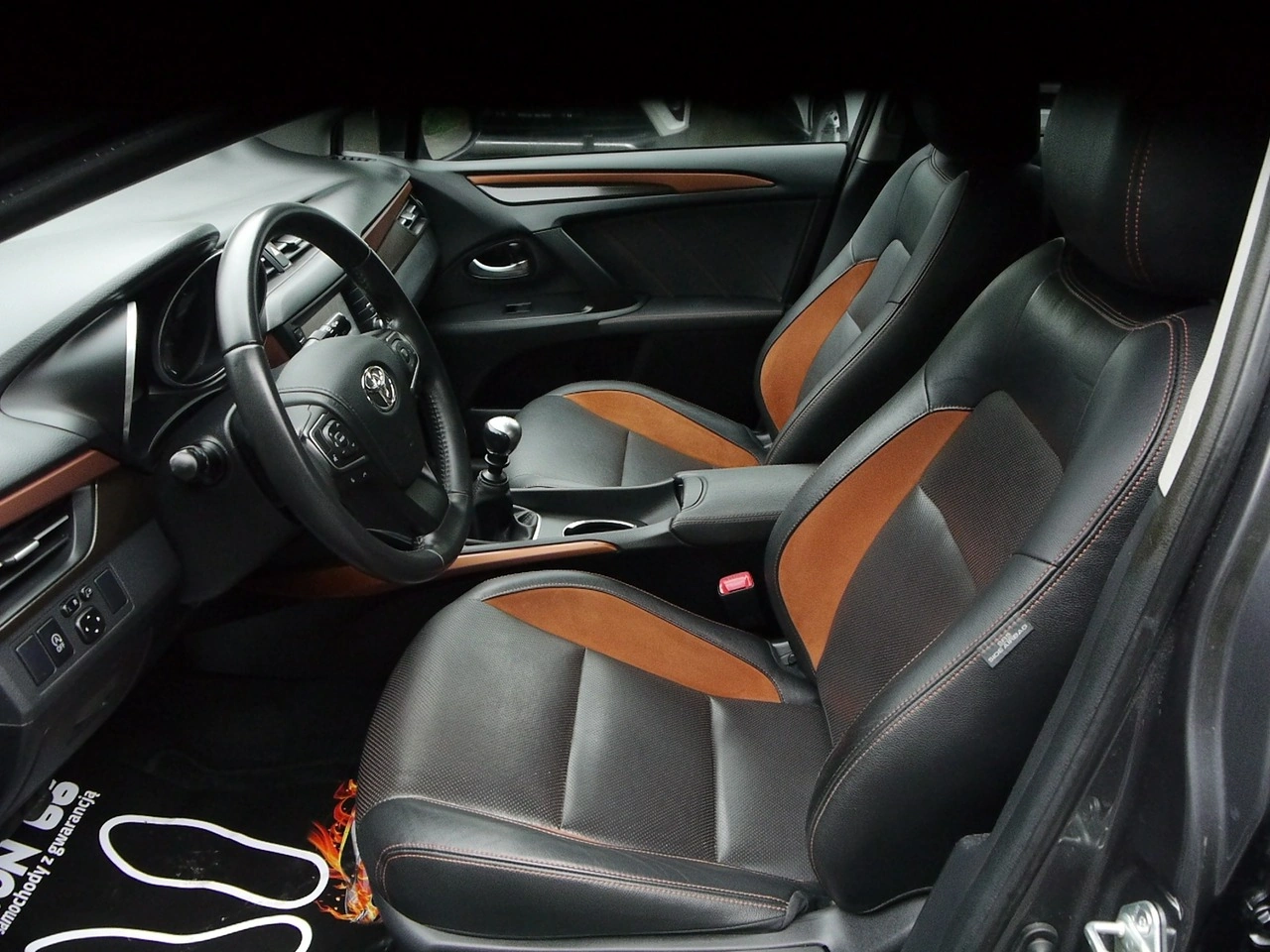 Toyota Avensis - Zdjęcie 28