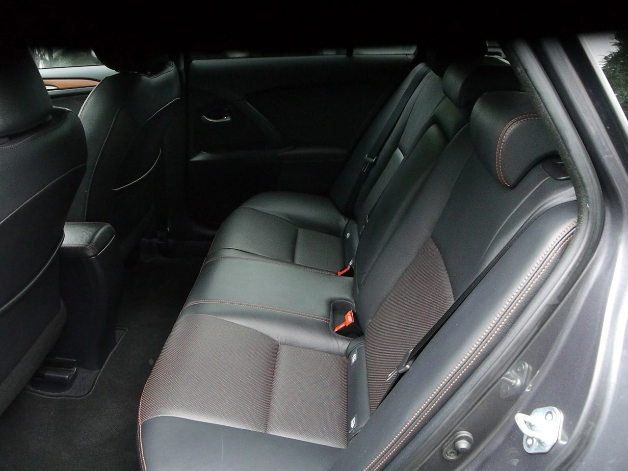 Toyota Avensis - Zdjęcie 31