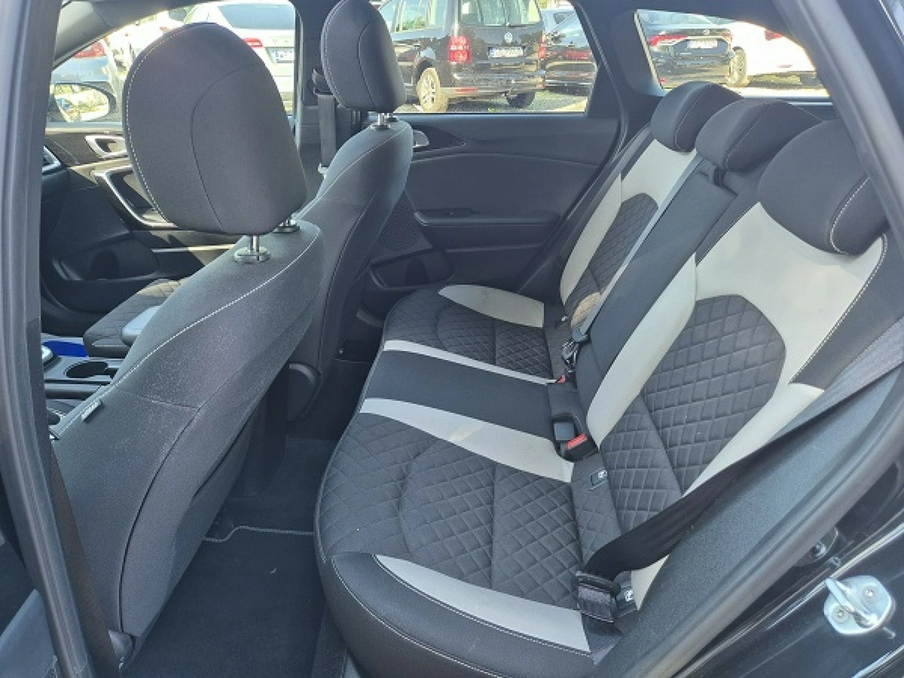 Kia Ceed - Zdjęcie 24