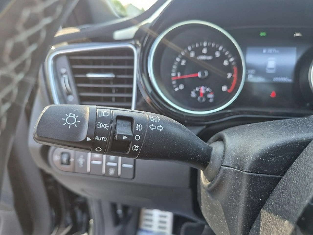 Kia Ceed - Zdjęcie 33