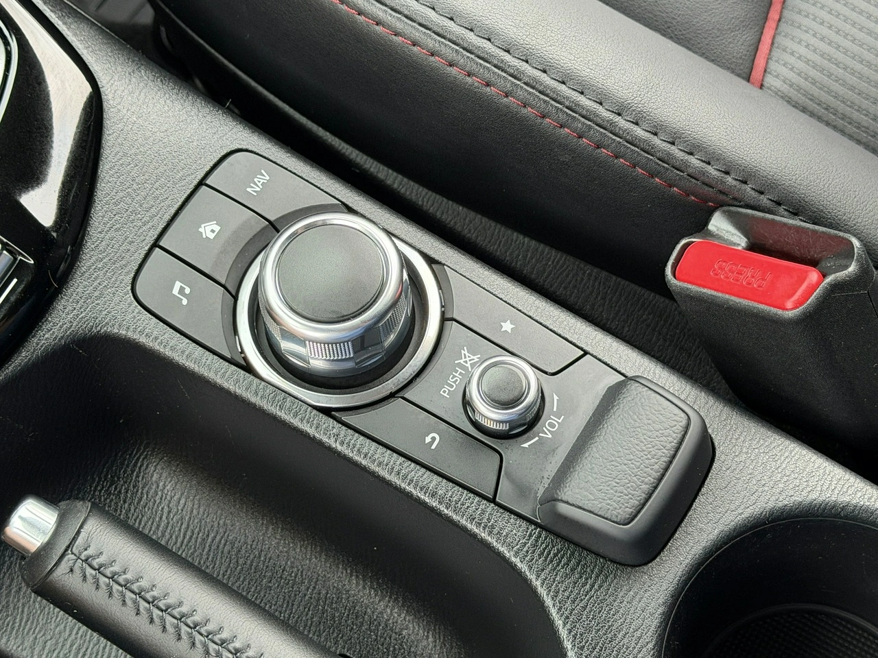 Mazda CX-3 - Zdjęcie 16