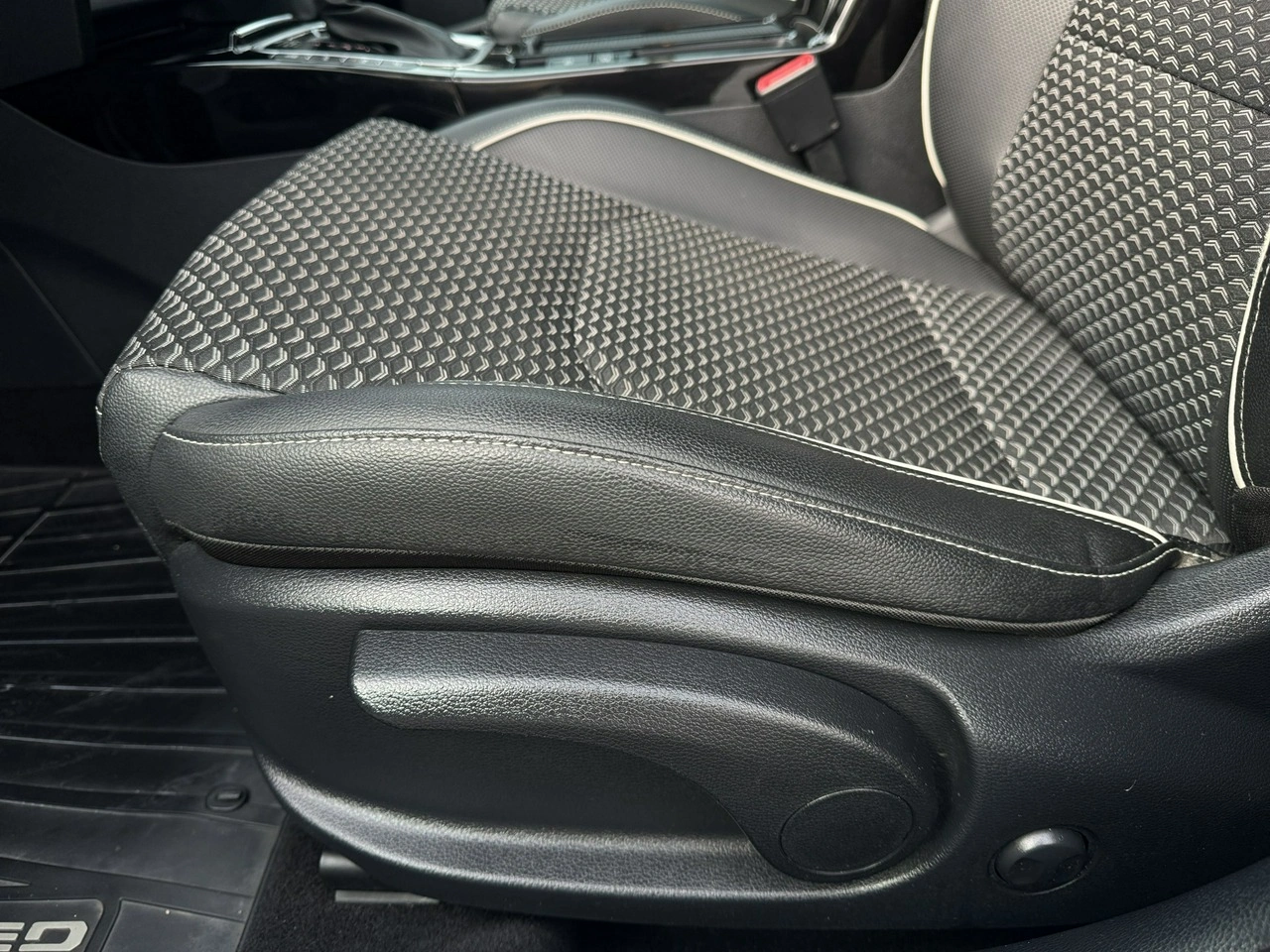 Kia XCeed - Zdjęcie 11