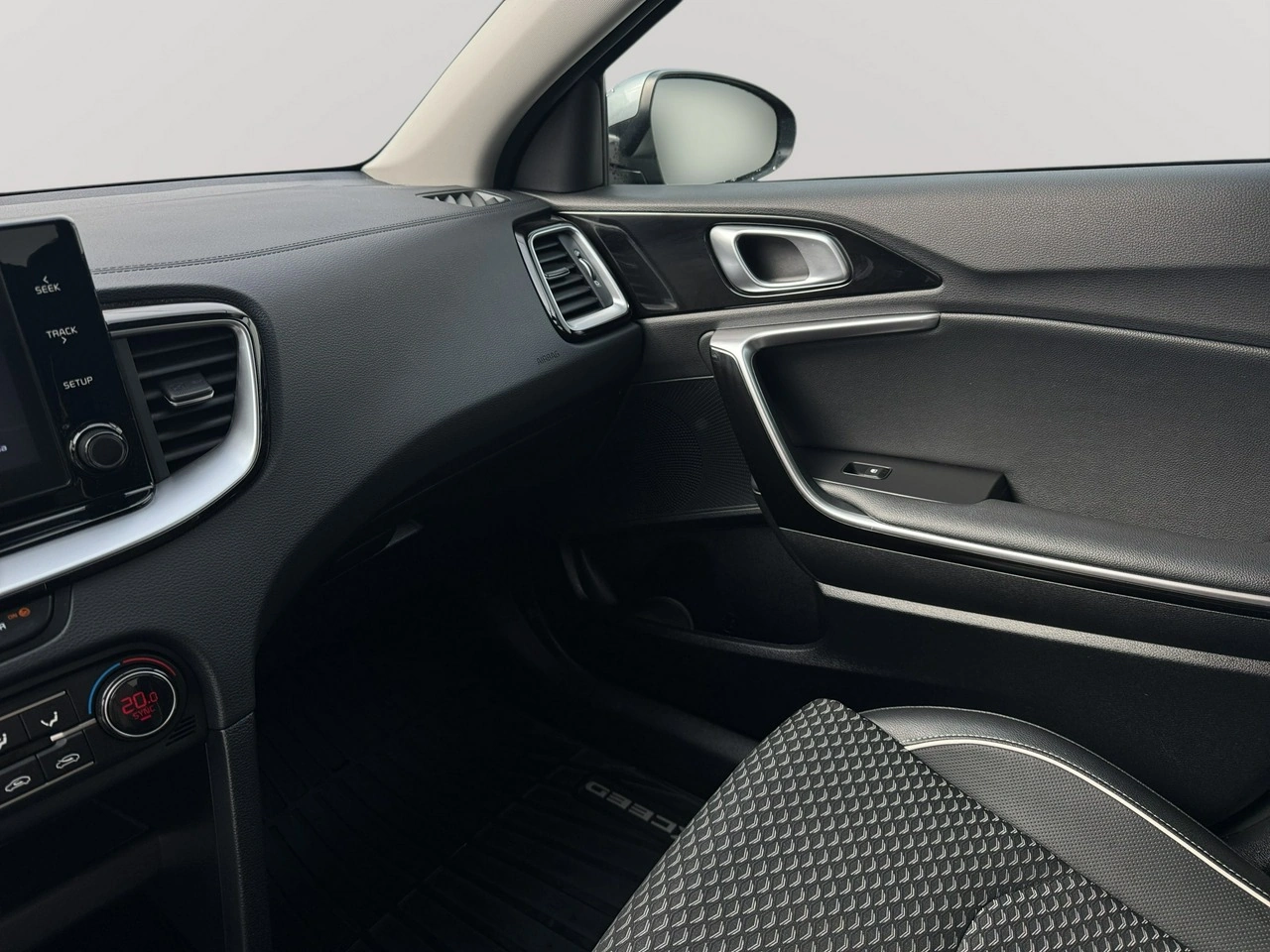 Kia XCeed - Zdjęcie 23