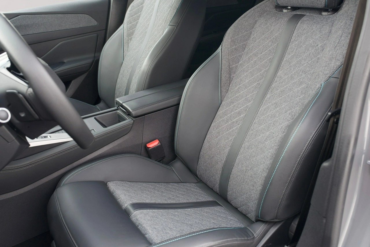 Peugeot 408 - Zdjęcie 9