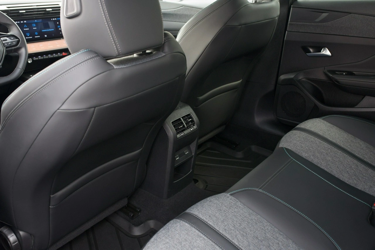 Peugeot 408 - Zdjęcie 26