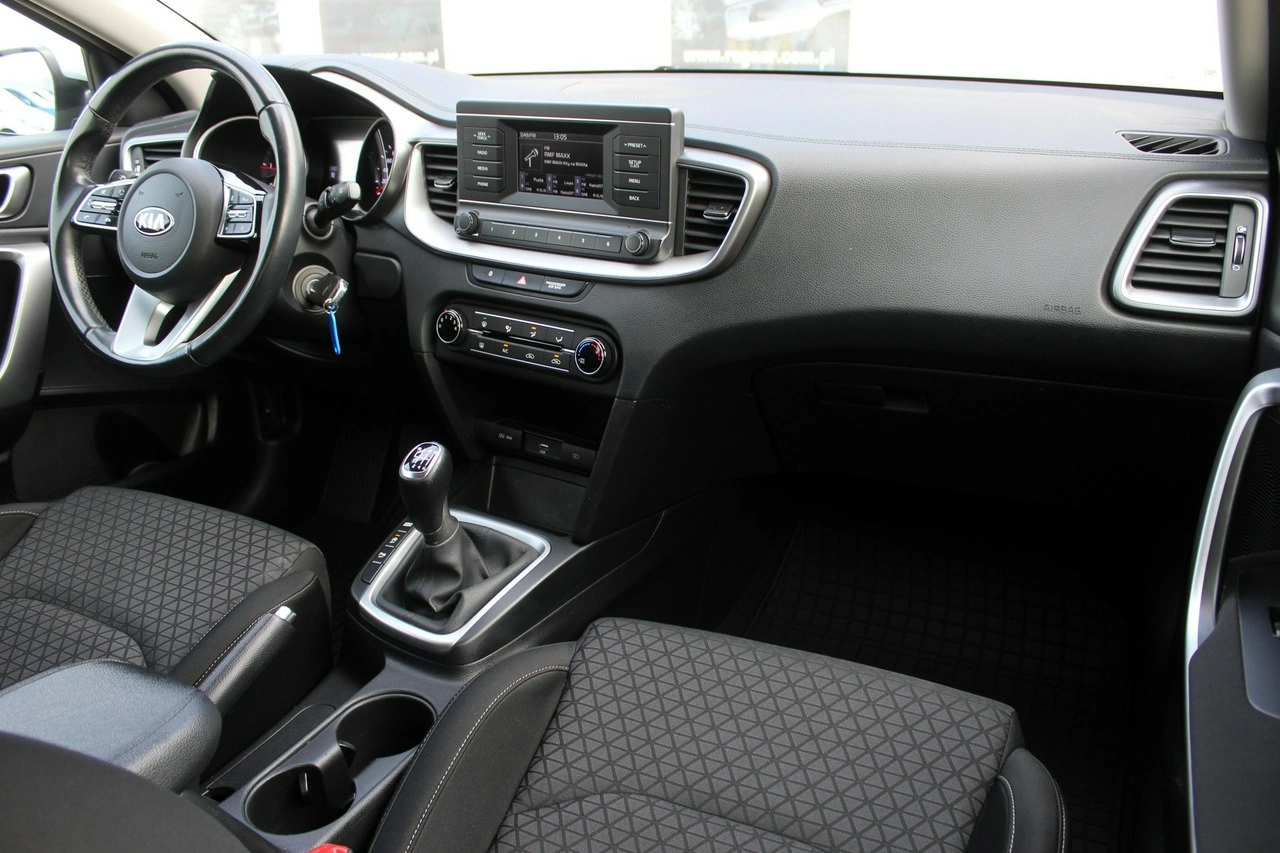 Kia Ceed - Zdjęcie 11