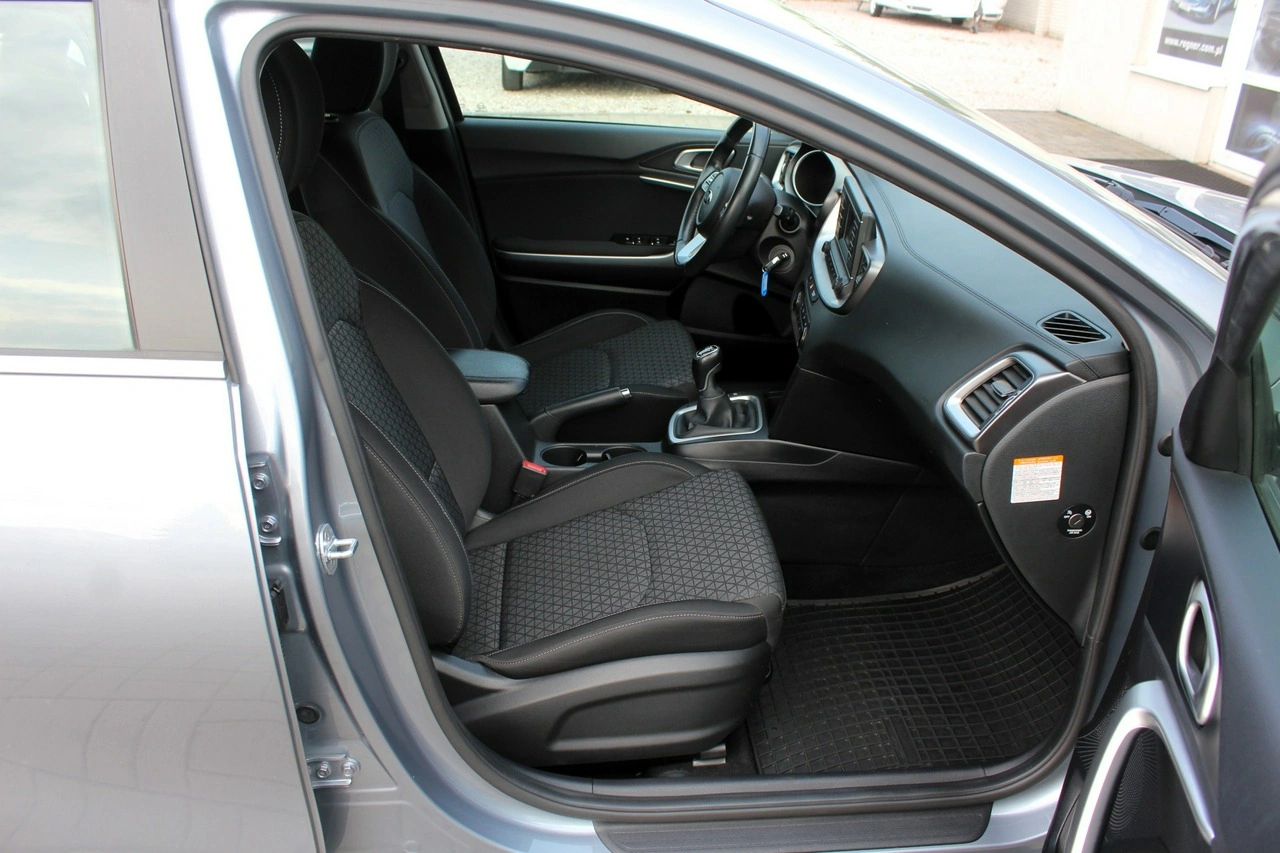 Kia Ceed - Zdjęcie 12