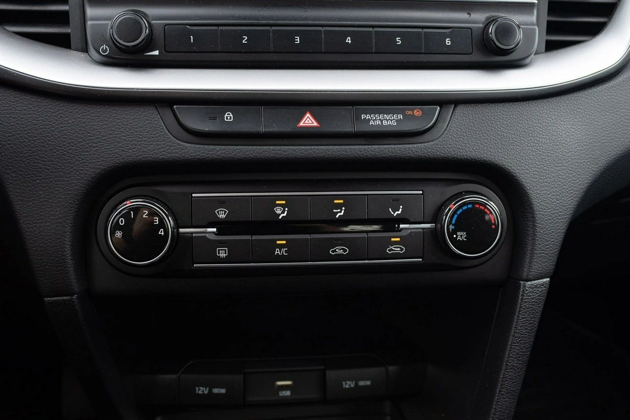 Kia Ceed - Zdjęcie 15
