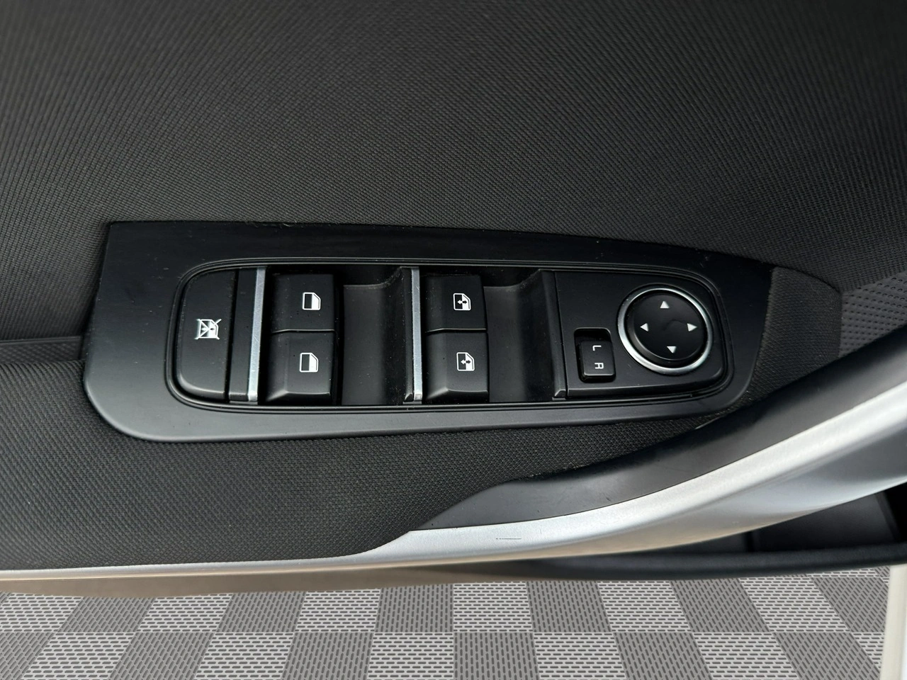 Kia Ceed - Zdjęcie 10