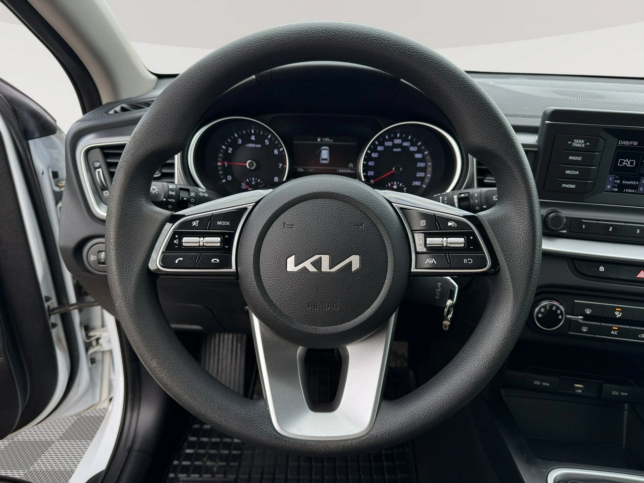 Kia Ceed - Zdjęcie 13