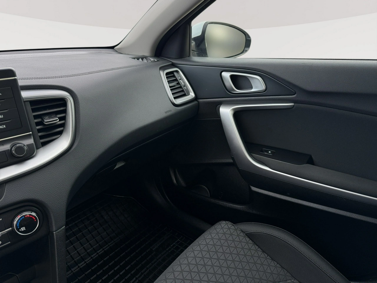 Kia Ceed - Zdjęcie 17