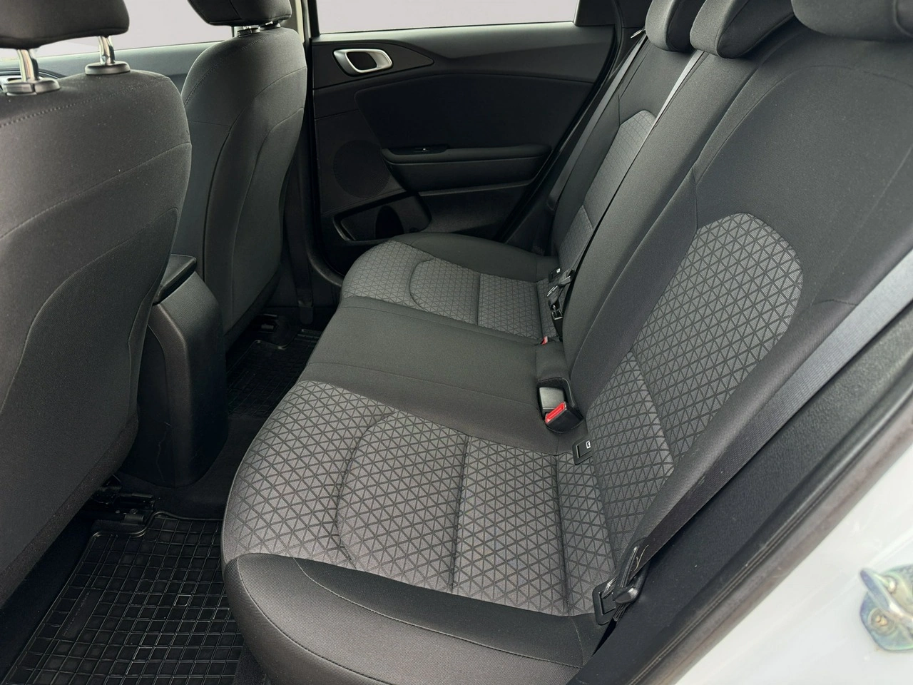 Kia Ceed - Zdjęcie 18
