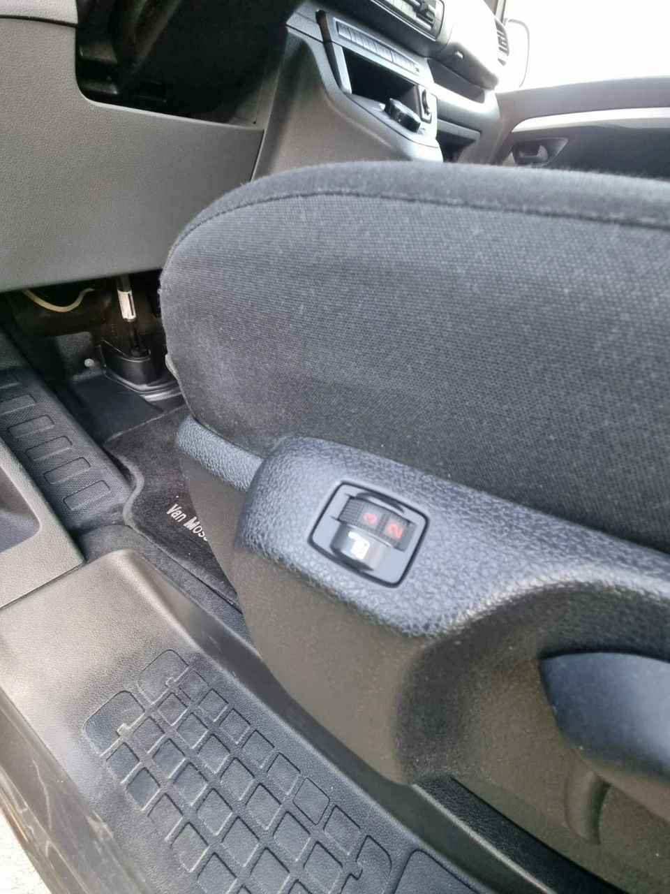 Peugeot Expert - Zdjęcie 13