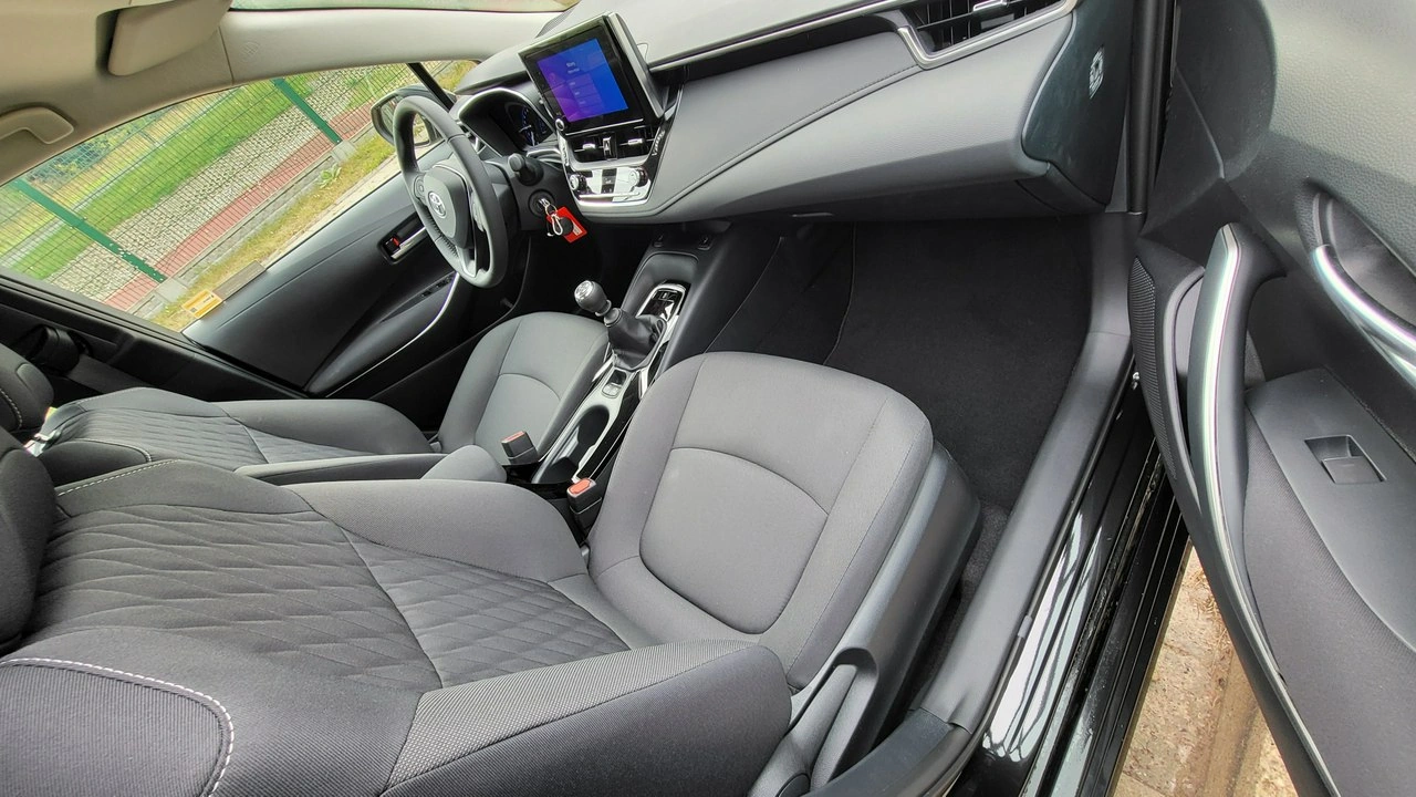 Toyota Corolla - Zdjęcie 20