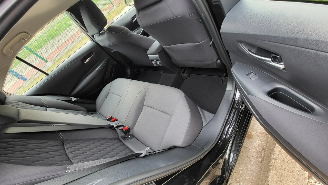 Toyota Corolla - Zdjęcie 28