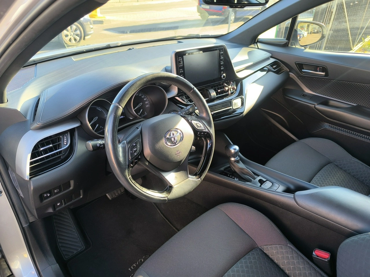 Toyota C-HR - Zdjęcie 14