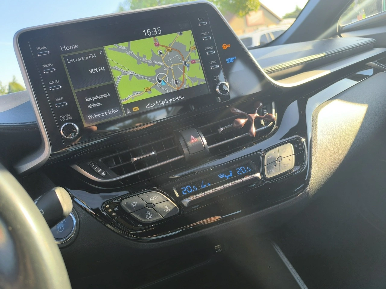 Toyota C-HR - Zdjęcie 16