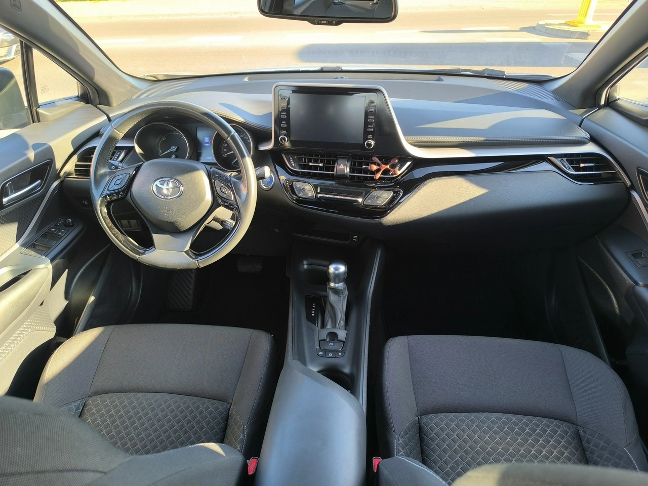 Toyota C-HR - Zdjęcie 21