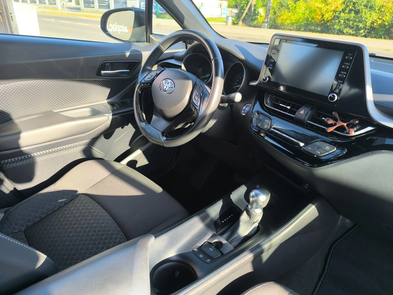 Toyota C-HR - Zdjęcie 24