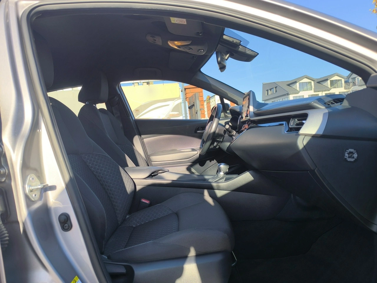 Toyota C-HR - Zdjęcie 25