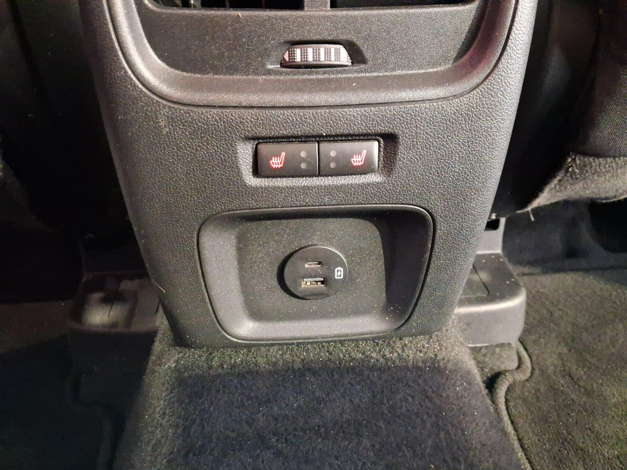 Ford Kuga - Zdjęcie 12