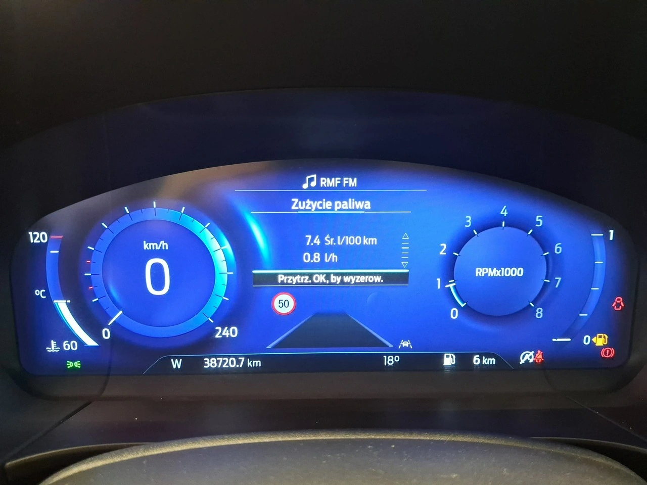 Ford Kuga - Zdjęcie 22