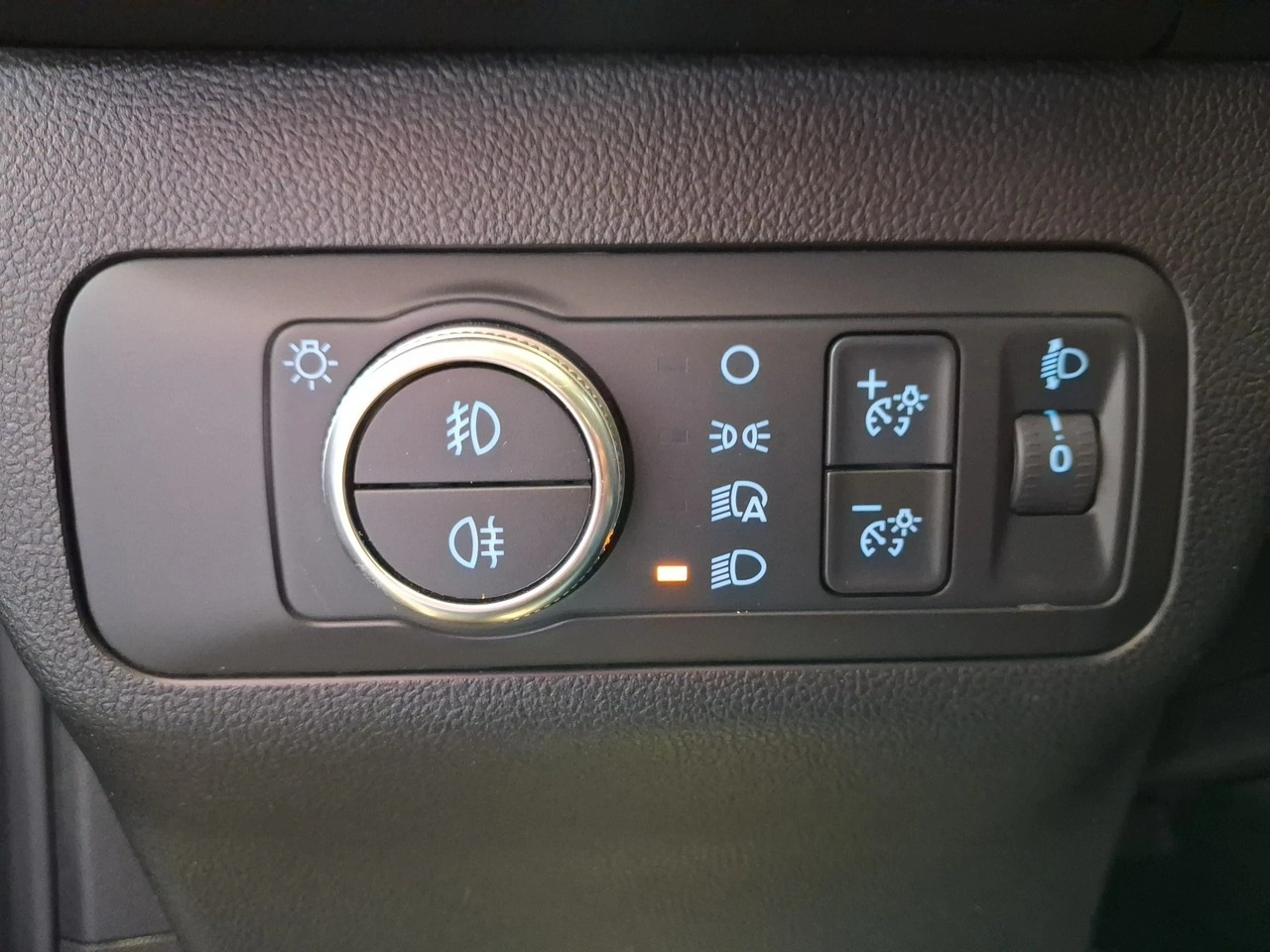 Ford Kuga - Zdjęcie 35
