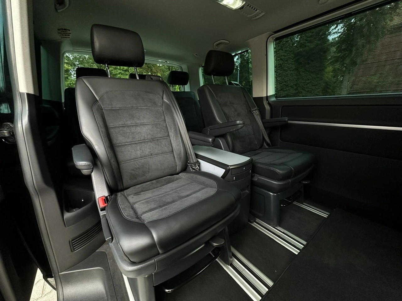 Volkswagen Multivan - Zdjęcie 9