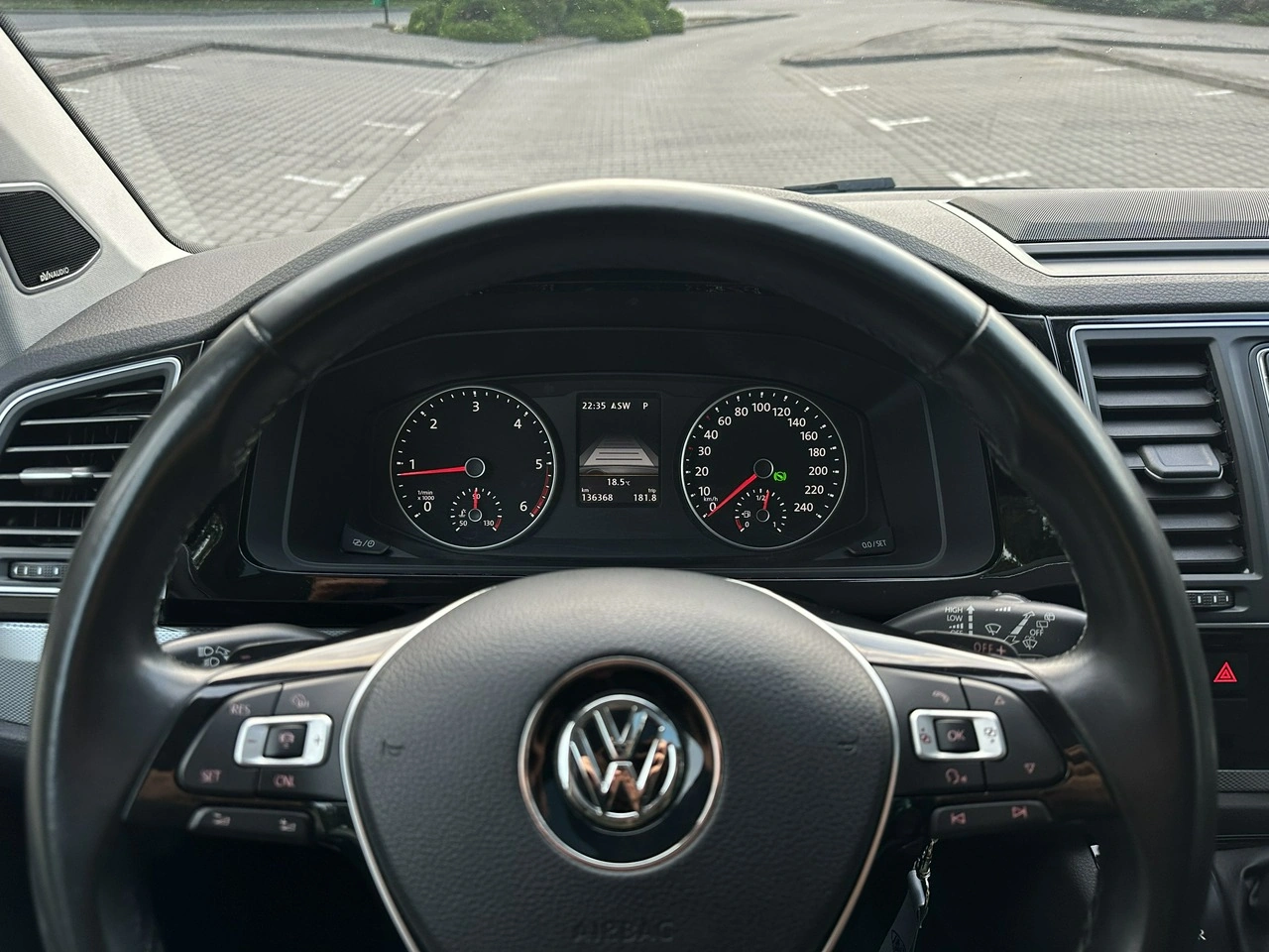 Volkswagen Multivan - Zdjęcie 27