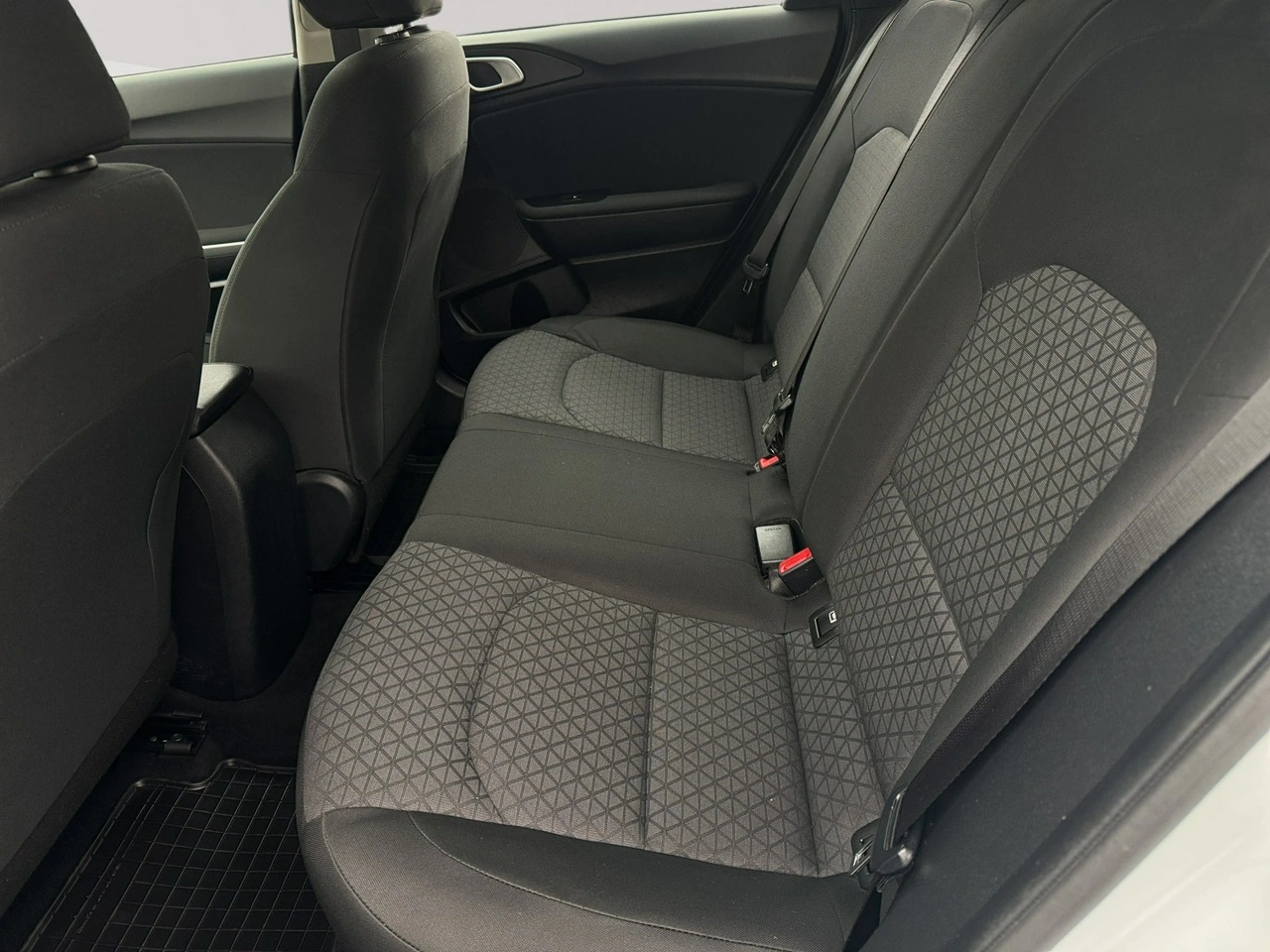 Kia Ceed - Zdjęcie 16