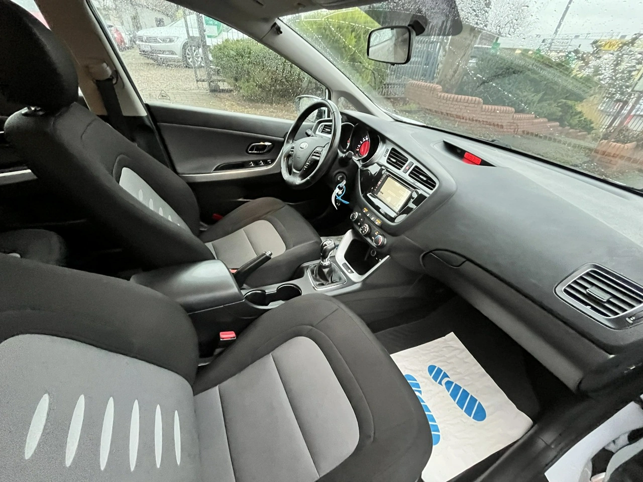 Kia Ceed - Zdjęcie 10