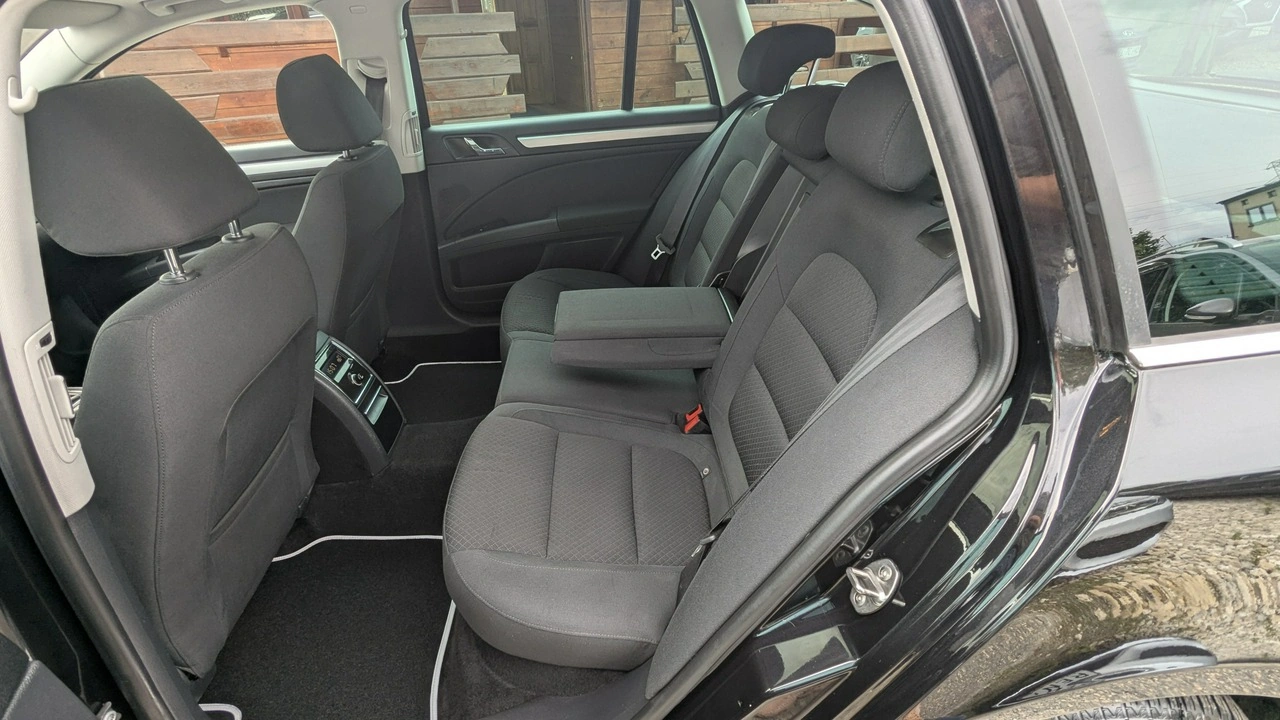 Skoda Superb - Zdjęcie 16