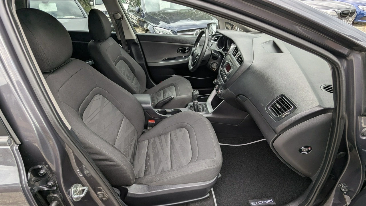 Kia Ceed - Zdjęcie 12