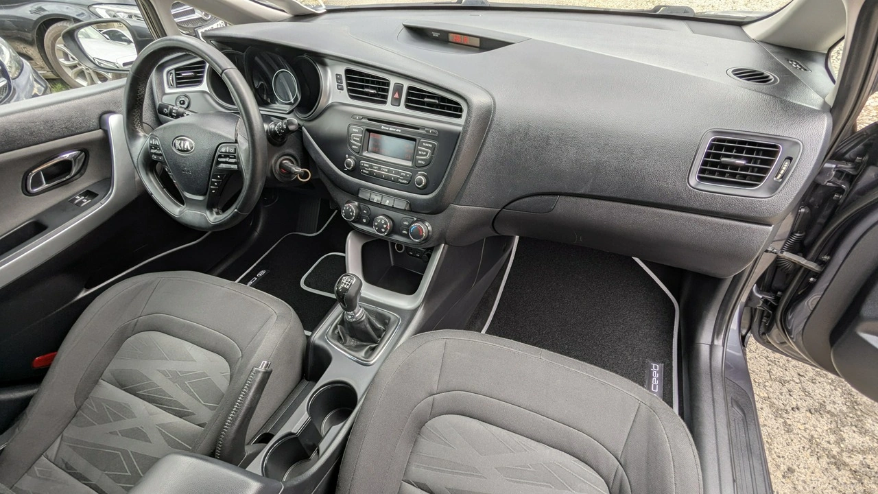 Kia Ceed - Zdjęcie 13