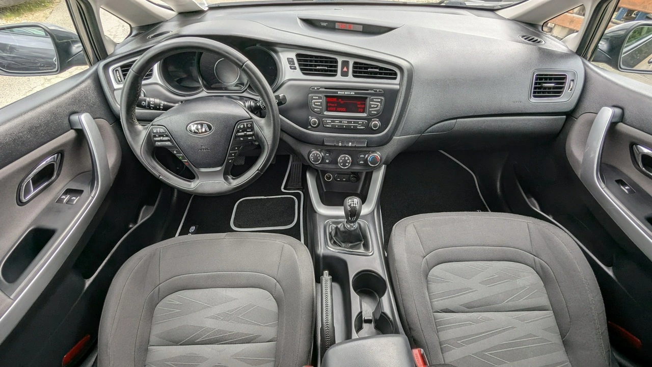 Kia Ceed - Zdjęcie 14