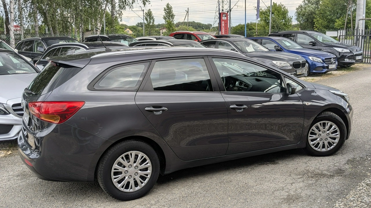 Kia Ceed - Zdjęcie 21