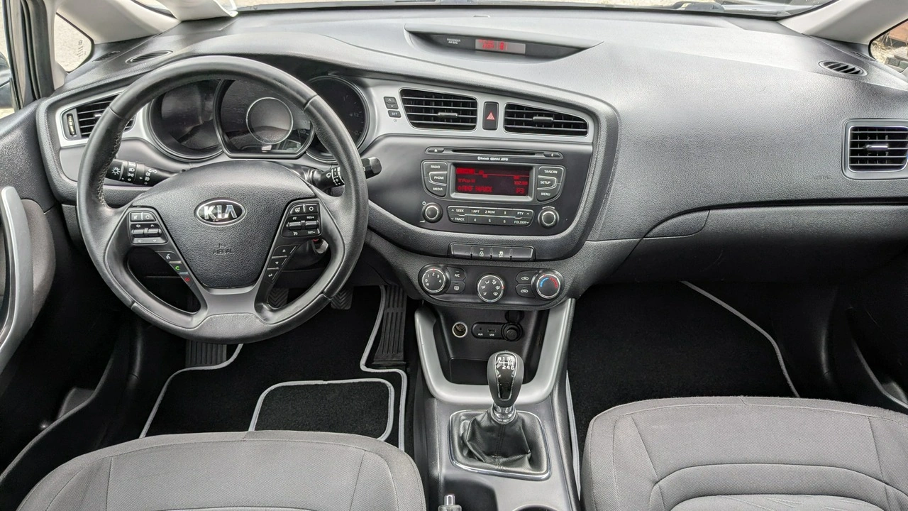 Kia Ceed - Zdjęcie 25