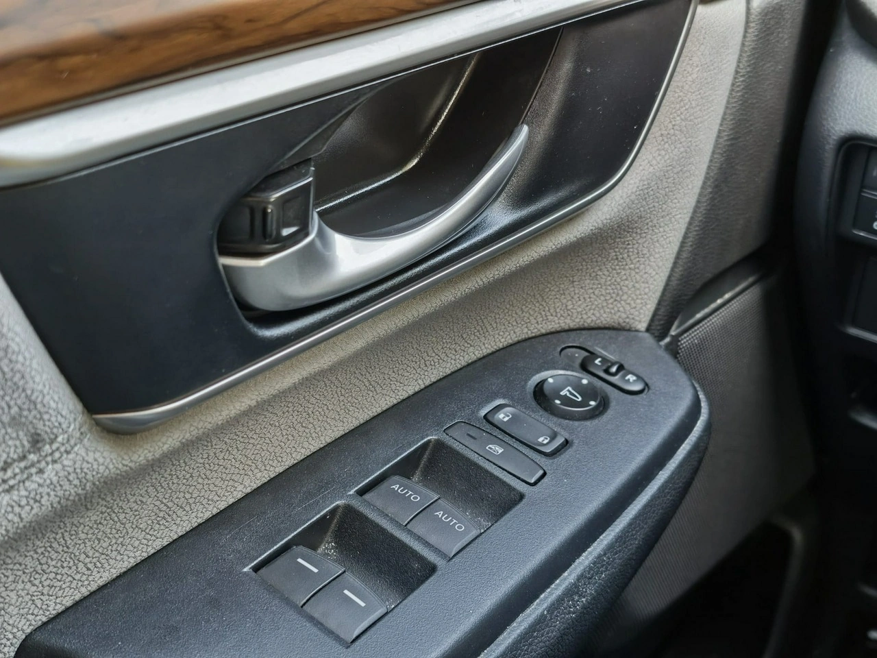 Honda CR-V - Zdjęcie 9