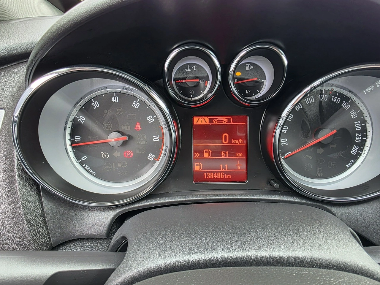 Opel Astra GTC - Zdjęcie 10