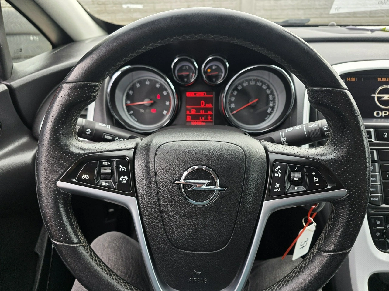 Opel Astra GTC - Zdjęcie 11