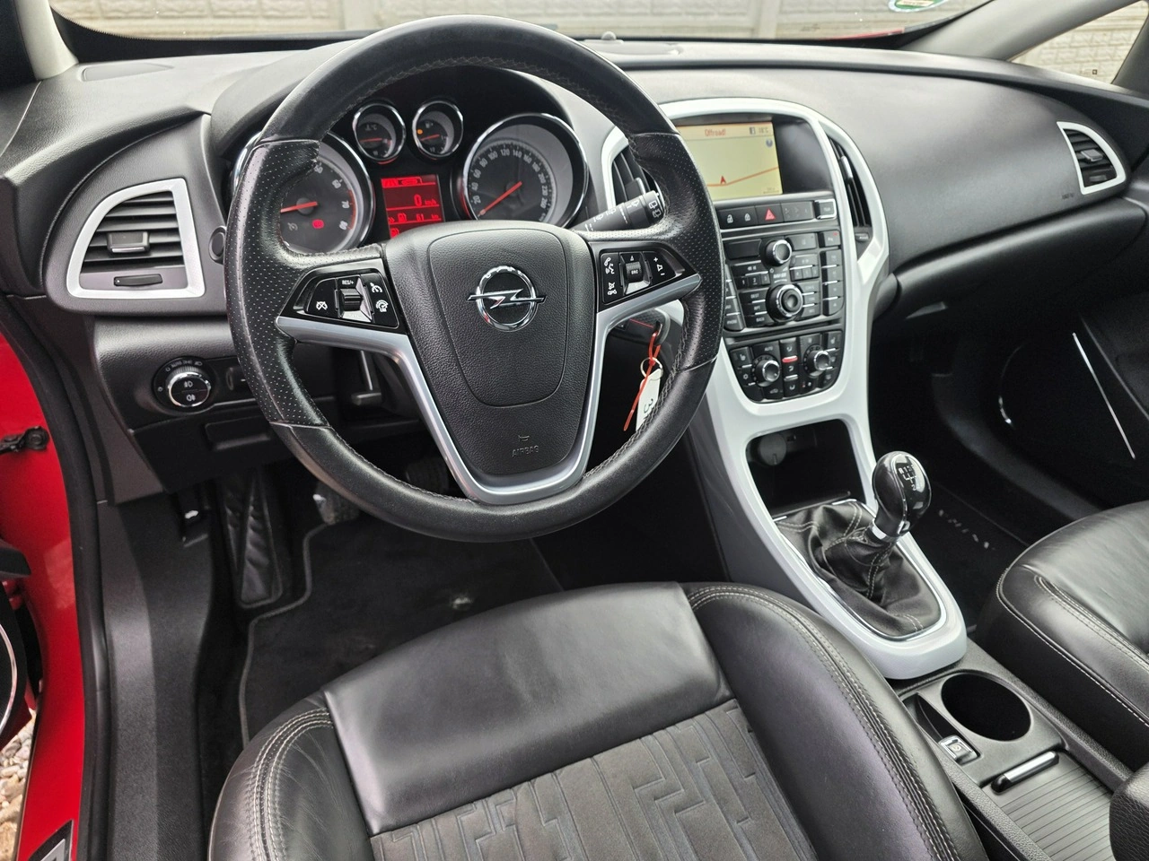 Opel Astra GTC - Zdjęcie 18