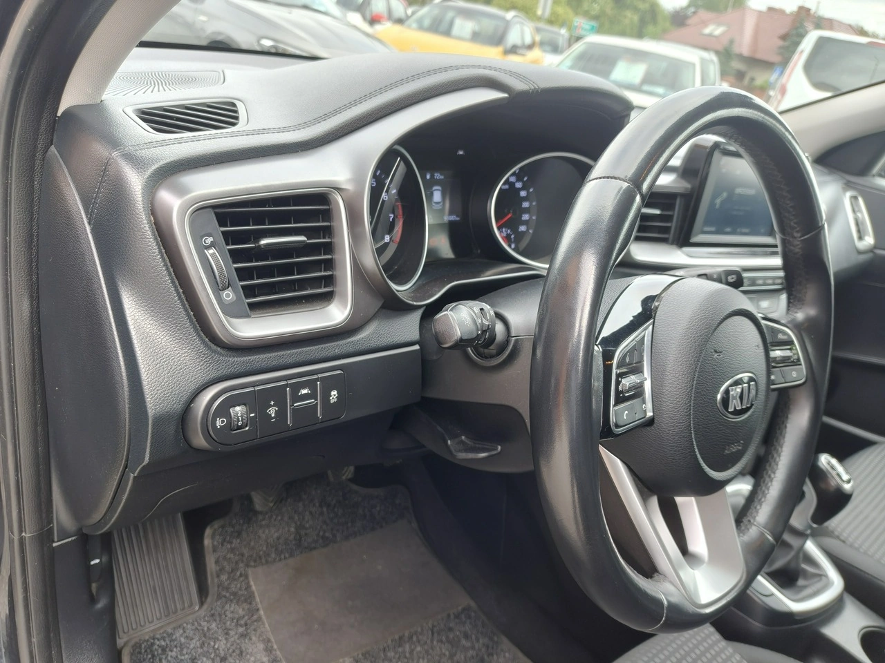 Kia Ceed - Zdjęcie 9