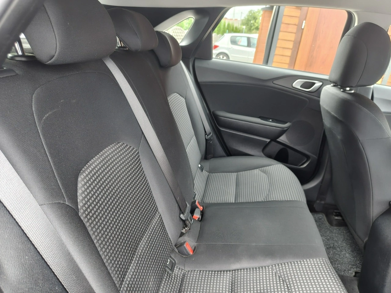 Kia Ceed - Zdjęcie 24