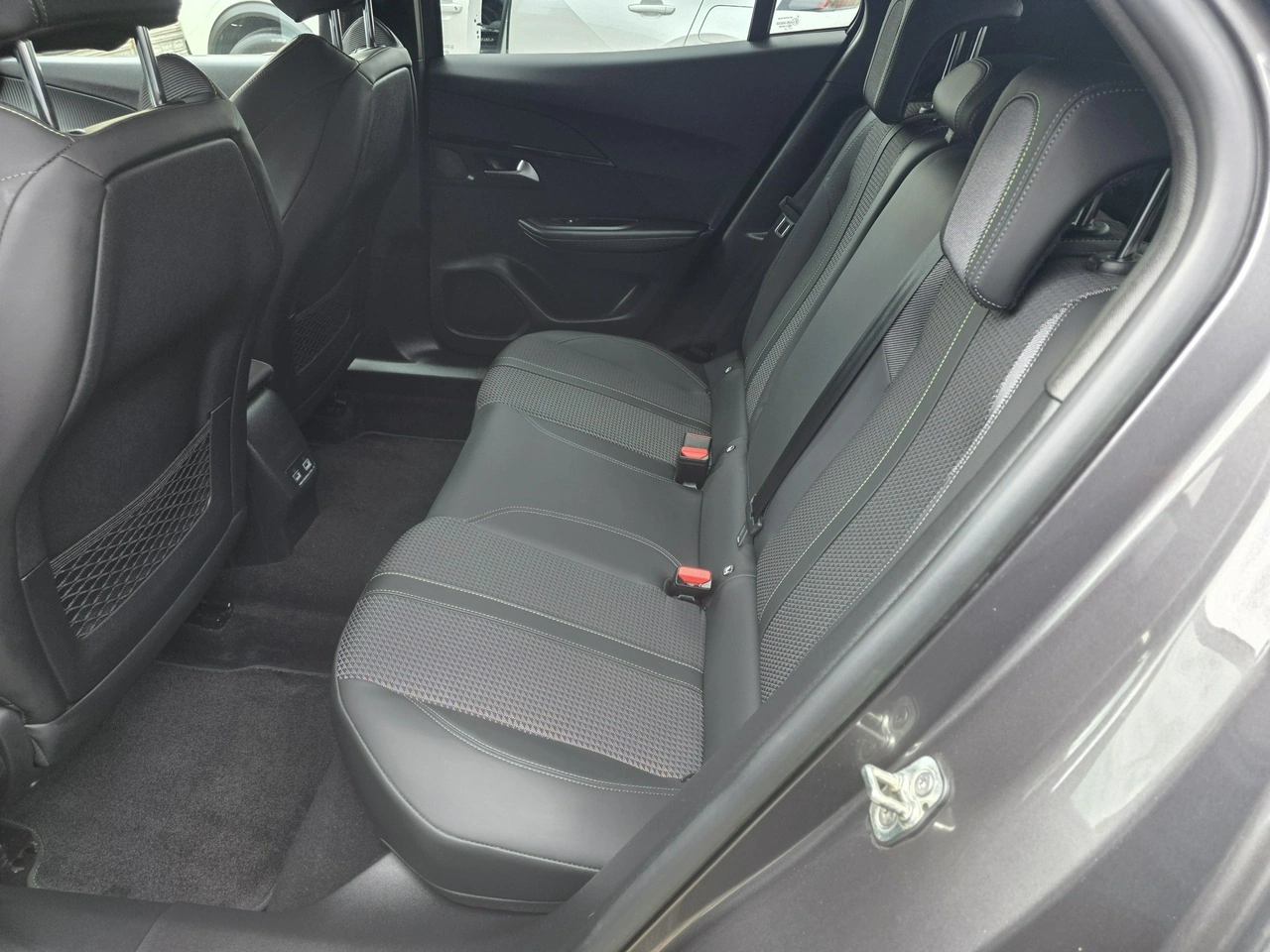 Peugeot 2008 - Zdjęcie 17